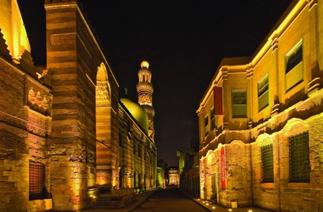 Al-Muizz li-Din Allah al-Fatimi Street.